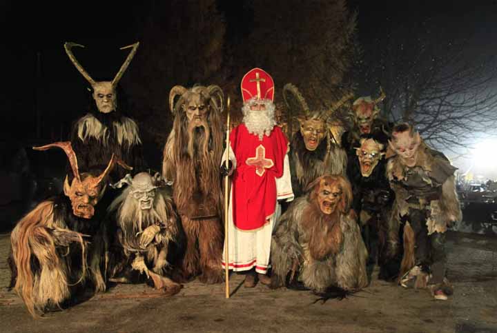 Nikolaus met de Krampusen