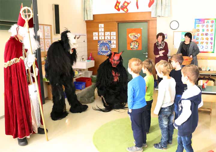 Nikolaus en Krampus  op school