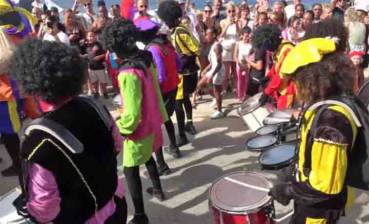 Brassband tijdens de intocht van Sinterklaas